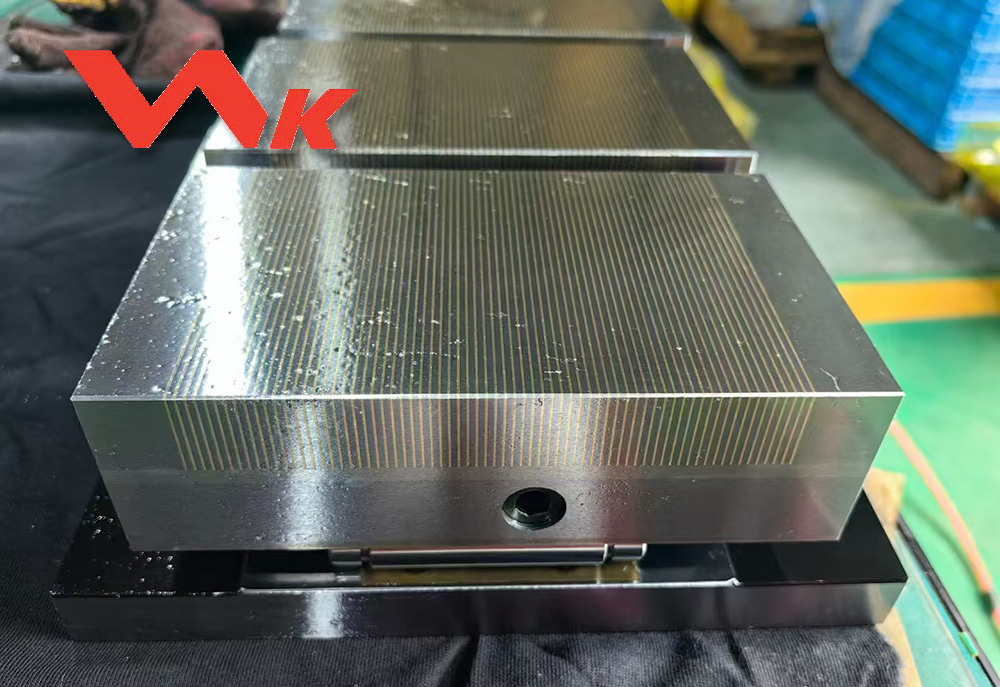 Magnetic sine plate